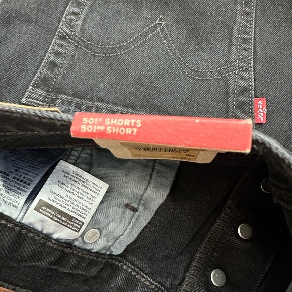 NWT Levi’s 501° ORIGINAL HIGH RISE JEAN SHORTS - Picture 7 of 8